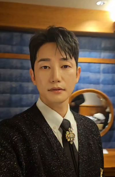 男星朴施厚外型亮眼,卻因性醜聞重創形象。(圖/翻攝自朴施厚IG)