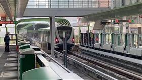 中捷，電纜爆炸，文華高中站，列車沒停駛繼續開，民進黨團痛批(圖／翻攝畫面)
