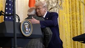 ▲曾與印度總理莫迪有不錯關係的川普，現在恐因印持續與俄買石油遭加增關稅而鬧翻。（圖／美聯社／達志影像）