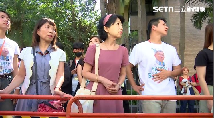 柯文哲再度出庭大暴走…陳佩琪守庭外哭了