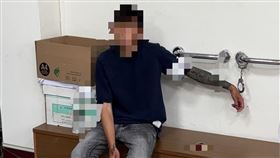 假冒書記官，「包手刺青」露餡，面交被逮，嗆不會被關(圖／翻攝畫面)