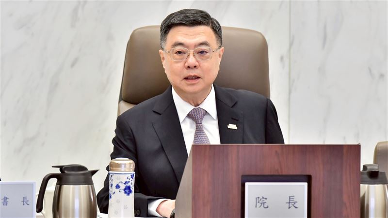 卓榮泰表示,在風雨來臨之前,他已請各單位要完成人力、物力動員調度,隨時掌握災情。(資料圖/行政院提供)