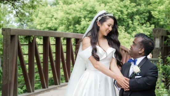 正妹與侏儒症男友結婚 背後故事超催淚