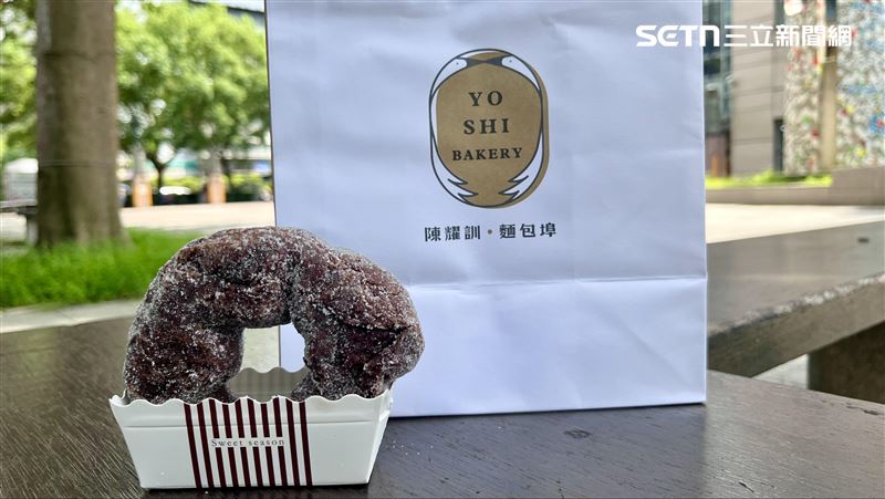 陳耀訓搭上甜甜圈熱潮，悄悄開賣巧克力甜甜圈。（圖／記者賴俊佑攝影）