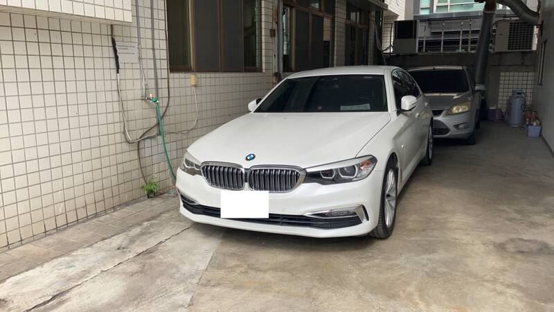 楊女與弟弟在鳳山進行境外博弈洗錢，1年來已經手80多億元，獲利1.3億元。（圖／翻攝畫面）