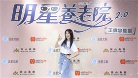 黃嘉千說他對爸爸的感覺很矛盾，因為埋怨爸爸沒有陪伴，有好幾年都不想接爸爸電話。（圖／金星文創、黃嘉千提供）