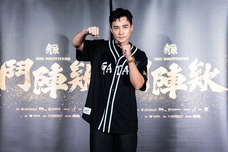 是元介在片中有大尺度親密戲。(圖/曼尼娛樂提供)