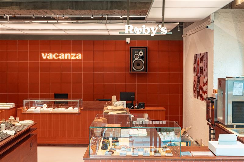 vacanza 攜手人氣甜點品牌 Ruby&rsquo;s，8月9日於台北中山全新登場「crush！」飾品甜點複合店。（圖／品牌業者提供）