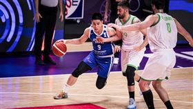 ▲伊拉克男籃針對前役台灣拿下最高分的陳盈駿祭出嚴防。（圖／翻攝自FIBA官網）