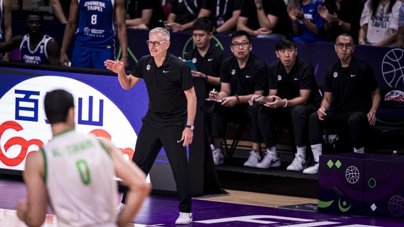 台灣隊總教練圖齊。（圖／翻攝自FIBA官網）