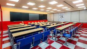 李奇英文台北、新竹校區被查出未經核准立案。（圖／翻攝自李奇英文官網）