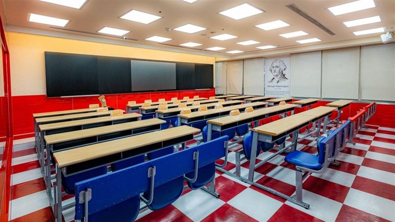 李奇英文補習班未立案!挨罰逾50萬不停課