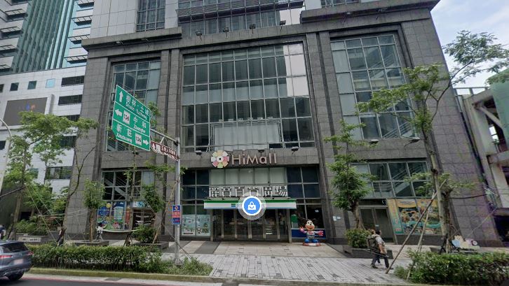 有網友發現，板橋麗寶百貨內櫃位幾乎都撤了。（圖／翻攝自Google Maps）