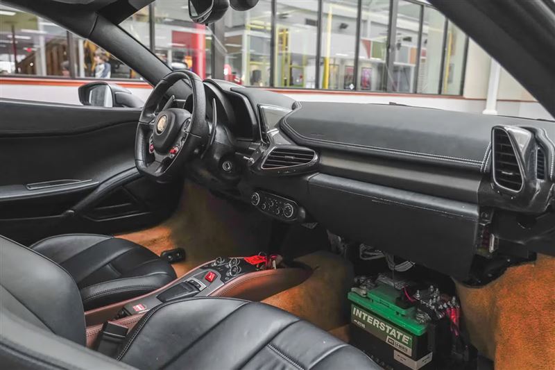 車艙大致維持458的配置。(翻攝RM Sotheby’s網站)