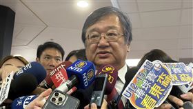 ▲衛福部長邱泰源出席「第二屆高齡健康產業博覽會開幕典禮」並接受媒體訪問。（圖／記者劉秀敏攝影）