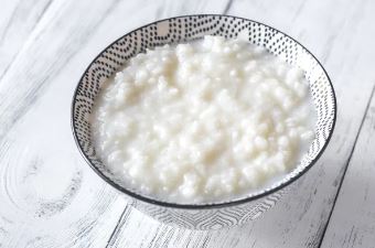 醫師洪永祥表示，稀飯是「極速血糖炸彈」，它會讓血糖會迅速飆升，導致高血糖、脂肪肝等，最後腎衰竭。（圖／翻攝自Ingimage）