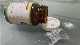 保健品,藥品,乾燥劑(圖/記者施春美拍攝)