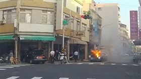 高雄某間媒氣行前7日驚傳火燒車案件。（圖／翻攝自Threads @ccps910509）
