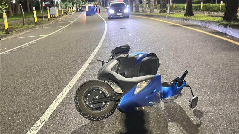 陳男騎車不明原因肇事。（圖／翻攝畫面）