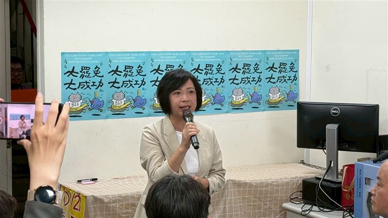 民進黨立委何欣純出席罷團「中二解顏」總部成立茶會。(圖/「中二解顏」提供)