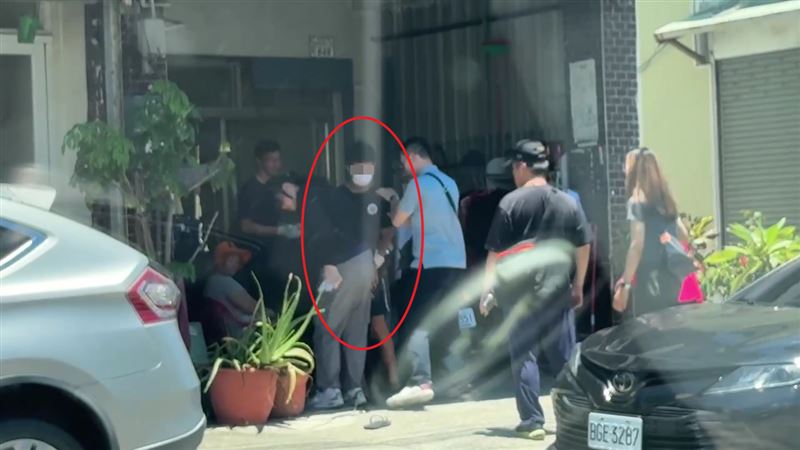 警方今天上午循線逮捕涉案少年。(圖/翻攝畫面)
