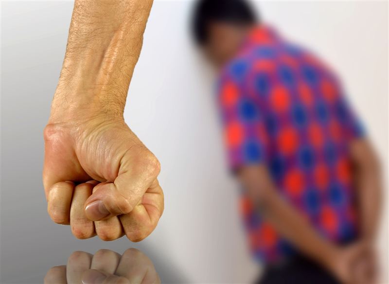 林男在父親節當天狂毆其父在逼跪祖先牌位，由於行徑惡劣遭法院聲押獲准。（示意圖／Pixabay）