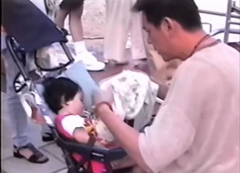 龍劭華滿眼都是對女兒的寵溺。(圖/翻攝自陳璇IG)