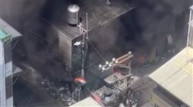 桃園市中壢區華勛街一處民宅今天下午1時許疑似一起火警，警消人員獲報到場搶救，發現顏姓婦人（77歲）和其黃姓女婿（58歲）全身約有50%二度燒燙傷，傷者自稱疑因瓦斯起爆釀成火警，詳細起火原因仍待釐清。