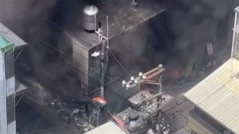 中壢一處民宅疑因氣爆引發火警。(圖/翻攝自臉書)