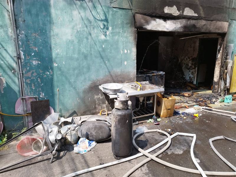 住戶稱疑似瓦斯氣爆釀災。(圖/翻攝畫面)