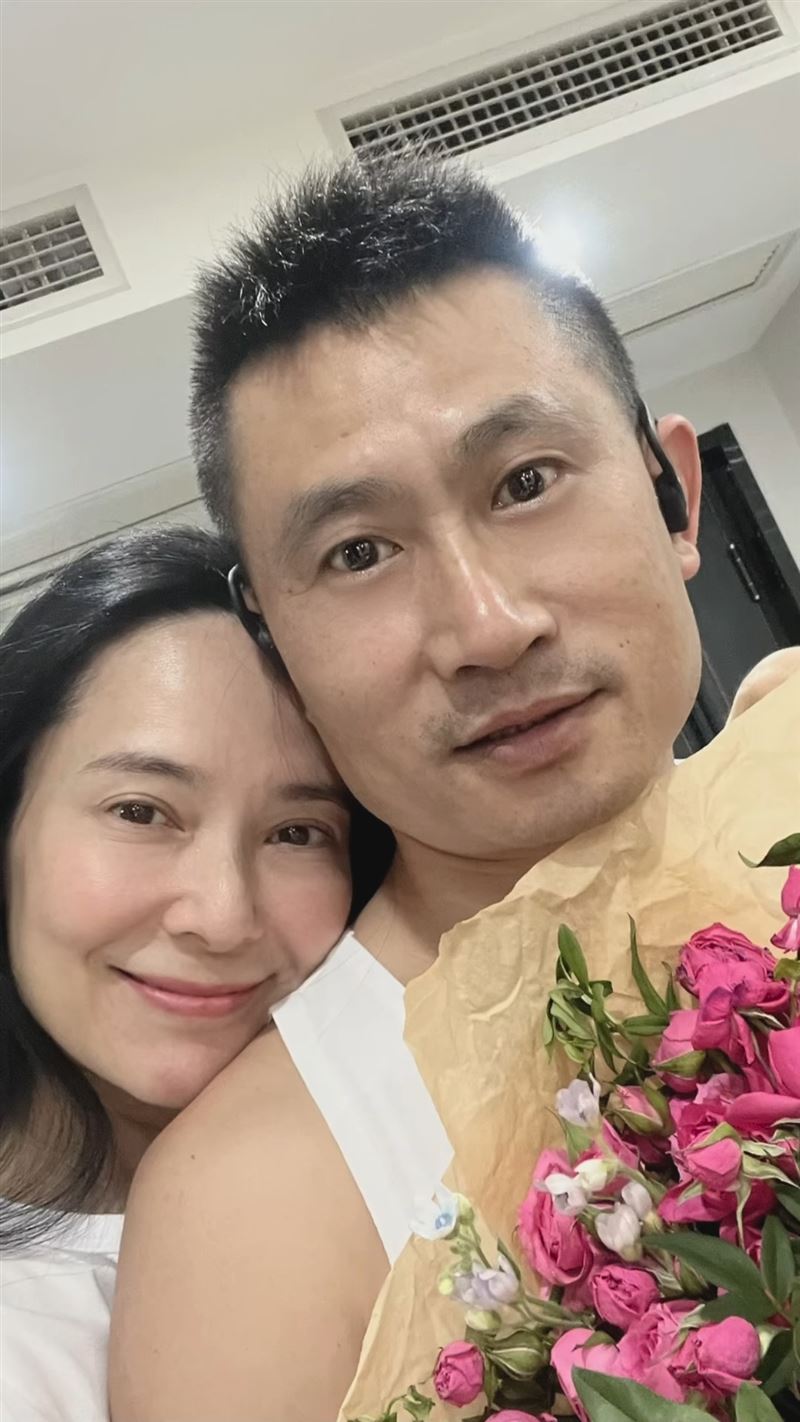 郭羨妮與老公相當恩愛。(圖/翻攝自IG)