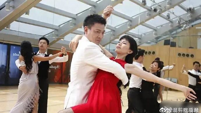 劉德華、高圓圓共舞　1舉動挨轟伸鹹豬手