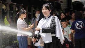 新北議員山田摩衣參與小小消防員訓練體驗營。（圖／翻攝畫面）