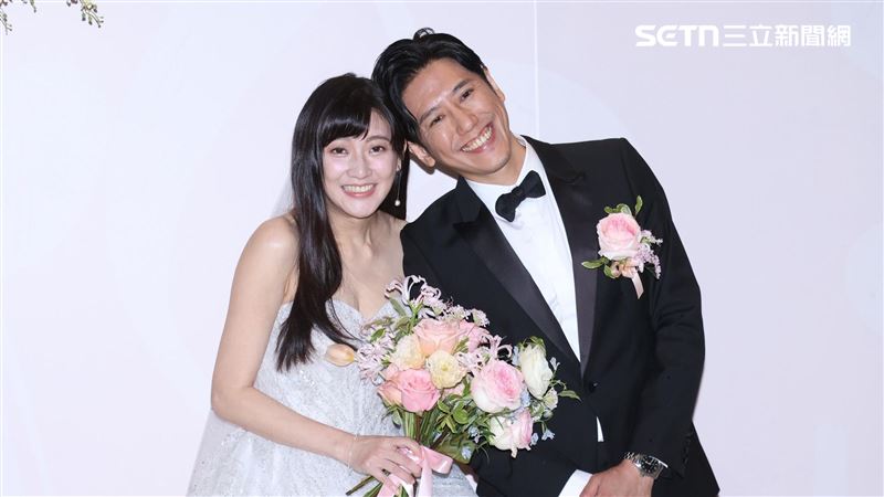 音樂精靈林逸欣（Shara）歷經三年疫情延宕，終於和科技業老公Tony甜蜜舉辦婚禮。（圖／記者鄭孟晃攝影）