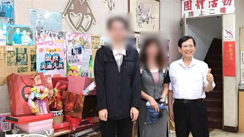 徐乃義（右）說，夫妻會結婚，有各式各樣的理由。圖非當事人。（圖／桃園市中壢區美滿服務中心提供）