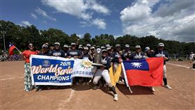 美國貝比魯斯聯盟U16女壘世錦賽　台灣隊奪冠2025年貝比魯斯聯盟U16女子壘球世界錦標賽在美國阿拉巴馬州登場，來自台灣的北投國中女壘隊9日以12比1擊敗勁敵波多黎各隊，拿下冠軍。（台灣運動好事協會提供） 中央社記者侯姿瑩華盛頓傳真 114年8月10日