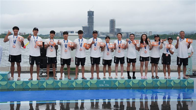台灣龍舟代表隊在8人座200公尺奪下銅牌。（圖／中華奧會提供）