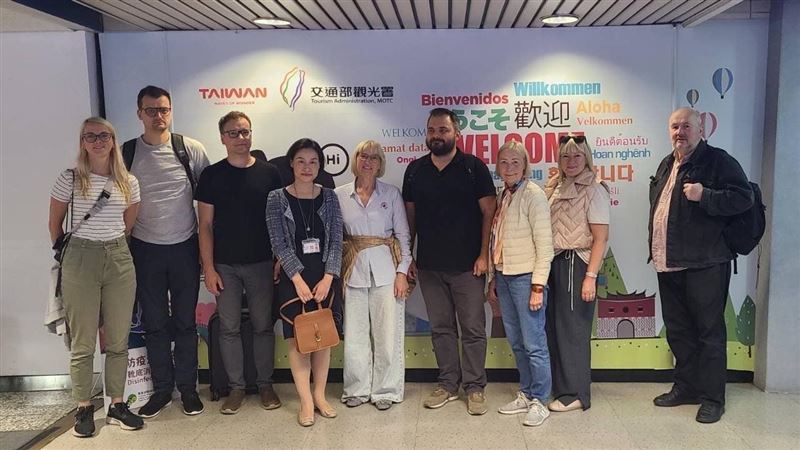 拉脫維亞國會友台小組主席齊翠蓮(中)10日率領「拉脫維亞國會友台小組訪問團」一行8人訪台。(圖/外交部提供)