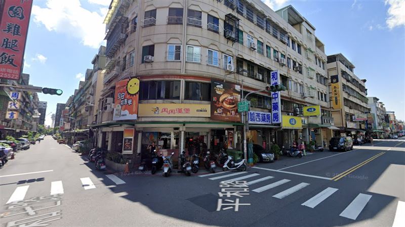 開業近40年的丹丹漢堡港和店宣布營業到8/31。(圖/翻攝GoogleMaps)