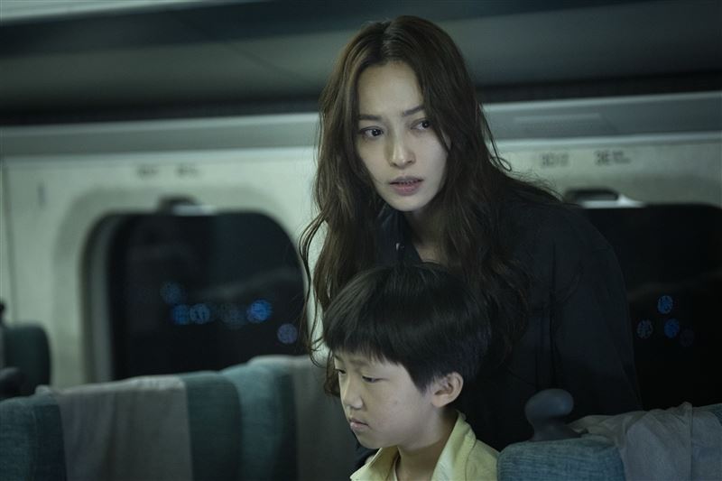 姚以緹在《96分鐘》飾演王柏傑的妻子，藏有神秘動機。（圖／華影國際提供）