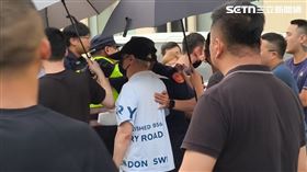 莊男疑為板橋區地方小角頭，無照超速的行為相當離譜。（圖／記者莊淇鈞攝）