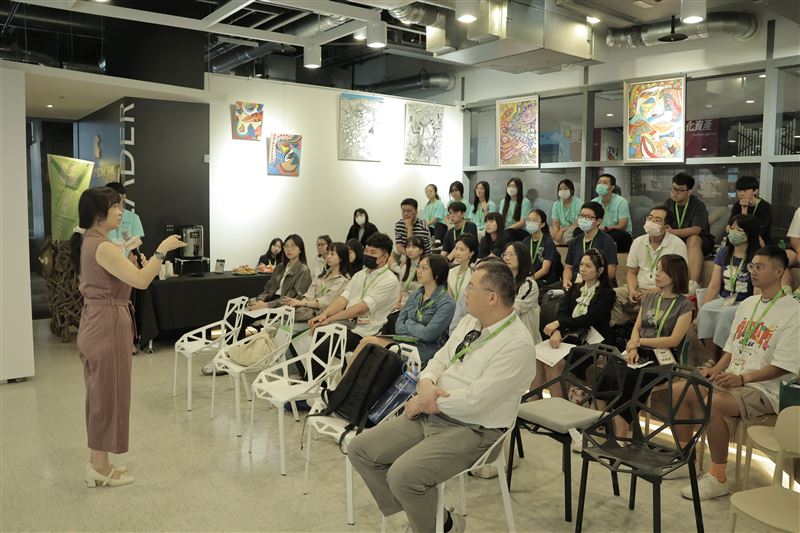 屏東首辦短影音工作坊,青年搶學自媒體技能。(圖/台灣青年文化創生協會提供)