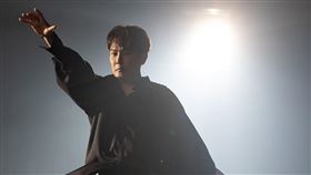 張信哲〈共犯〉MV耗資近千萬，以電影規格製作（圖／潮水音樂提供）