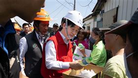 總統賴清德昨（9）日視察雲嘉南災後重建復原前進指揮所，並到佳里等處關心修復民宅狀況。（圖／總統府提供）