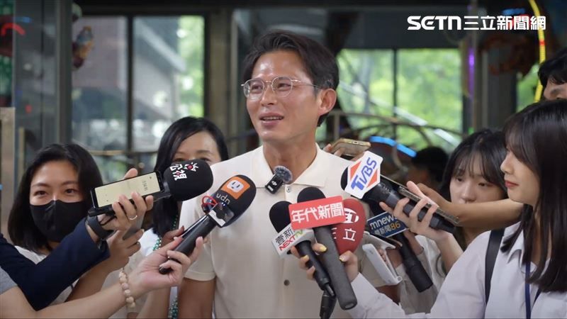 2年條款決定維持！他4點曝「黃國昌賺爛」