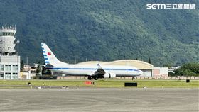 賴清德搭乘編號3701的總統行政專機抵達花蓮空軍基地。（圖／記者劉宇鈞攝影）