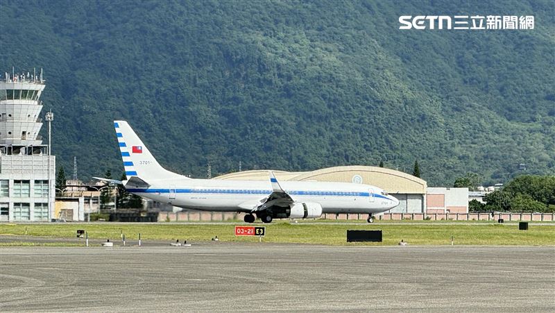 &nbsp;賴清德2024年曾搭乘編號3701的總統行政專機抵達花蓮空軍基地。（圖／記者劉宇鈞攝影）
