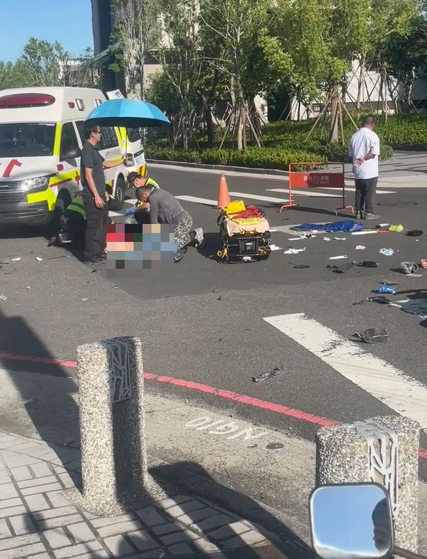 台中市67歲葉姓老翁騎機車行經崇德六路與仁平街交叉路口，與一輛轎車對撞，送醫急救仍因傷重不治。（圖／翻攝自Thread @jie_.0501)