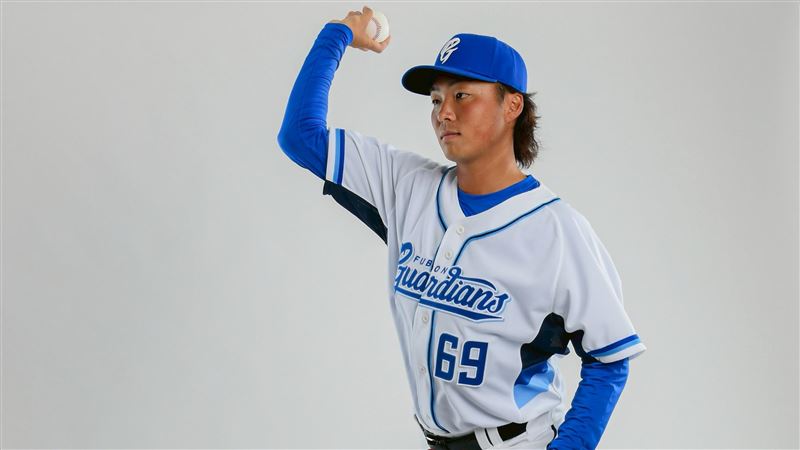 富邦悍將即將註冊投手鈴木駿輔。(圖/富邦悍將提供)