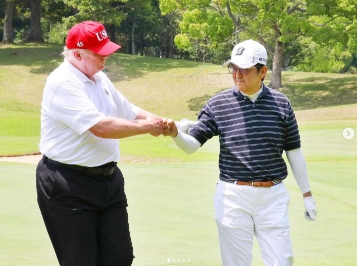 安倍晉三生前曝光川普為人，「太商人、太主觀、太長舌、太善變」世界會亂。（圖／翻攝自安倍晉三IG @shinzoabe）